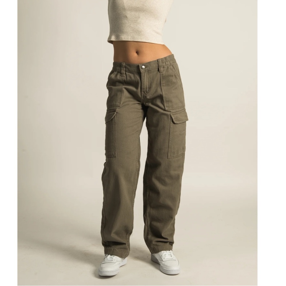 BRAND NEW HARLOW CARGO PANTS